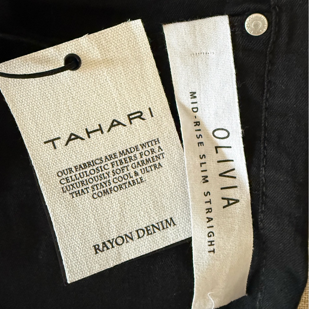 Tahari “Olivia” Black Ankle Jeans - Picture 6 of 6